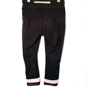 Lululemon‎ Leggings Running Crop Black Light Pink Capri Mesh Pants Size 6